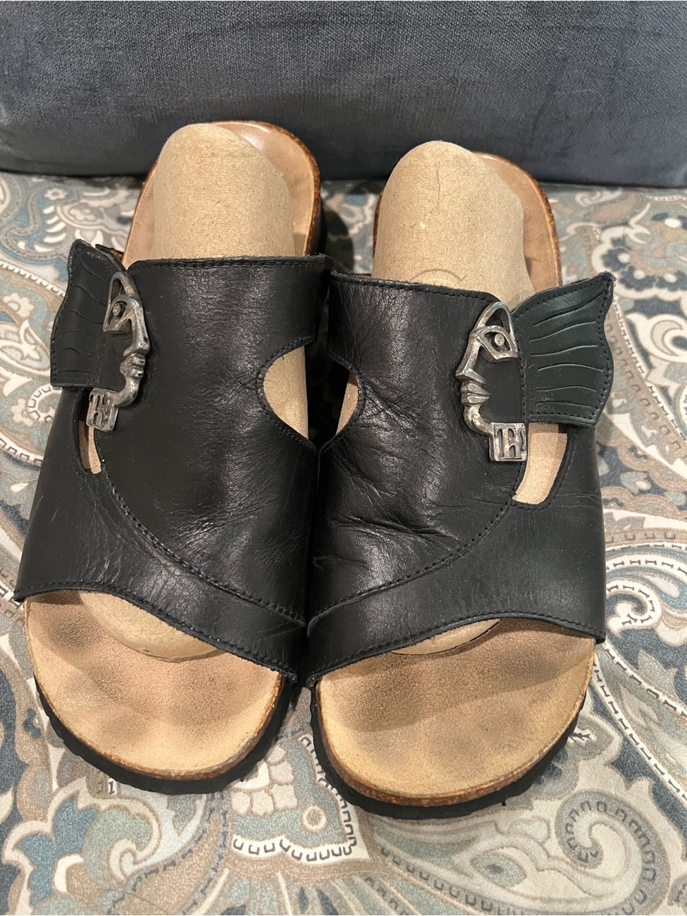 Think! Mizzi Face Black Leather Slide Sandals